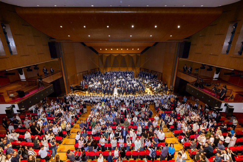 Group Photo with Audience.jpg
